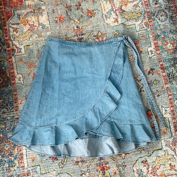 J. Crew Dresses & Skirts - JCREW chambray ruffle skirt sz S new